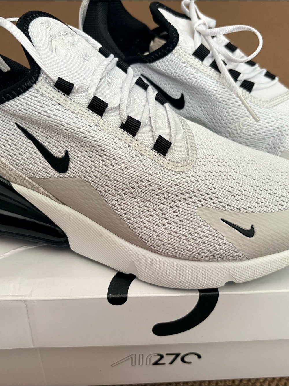 Nike Women’s Air 270 Lightweight Vast Grey/Black Running Shoes